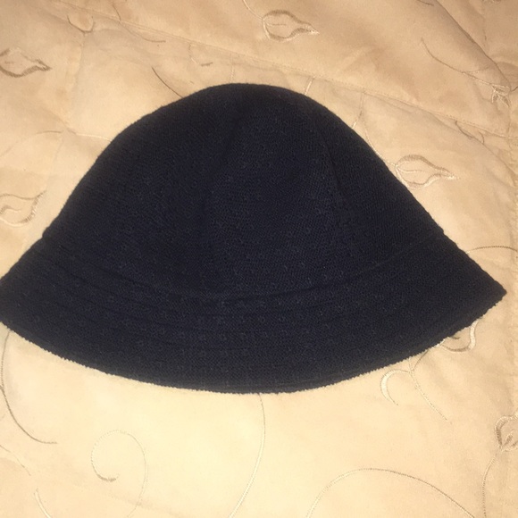 NWOT Liz Claiborne Perforated Light Bucket Hat - Picture 3 of 7